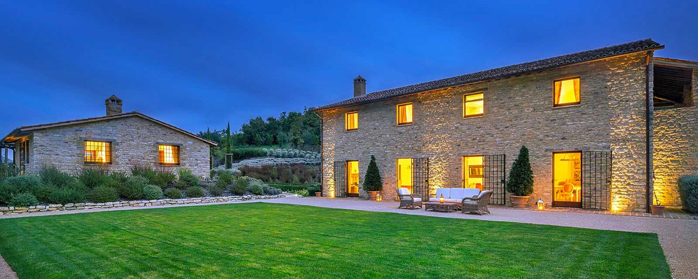 Luxury villa adjacent to a golf club in the heart of Umbria