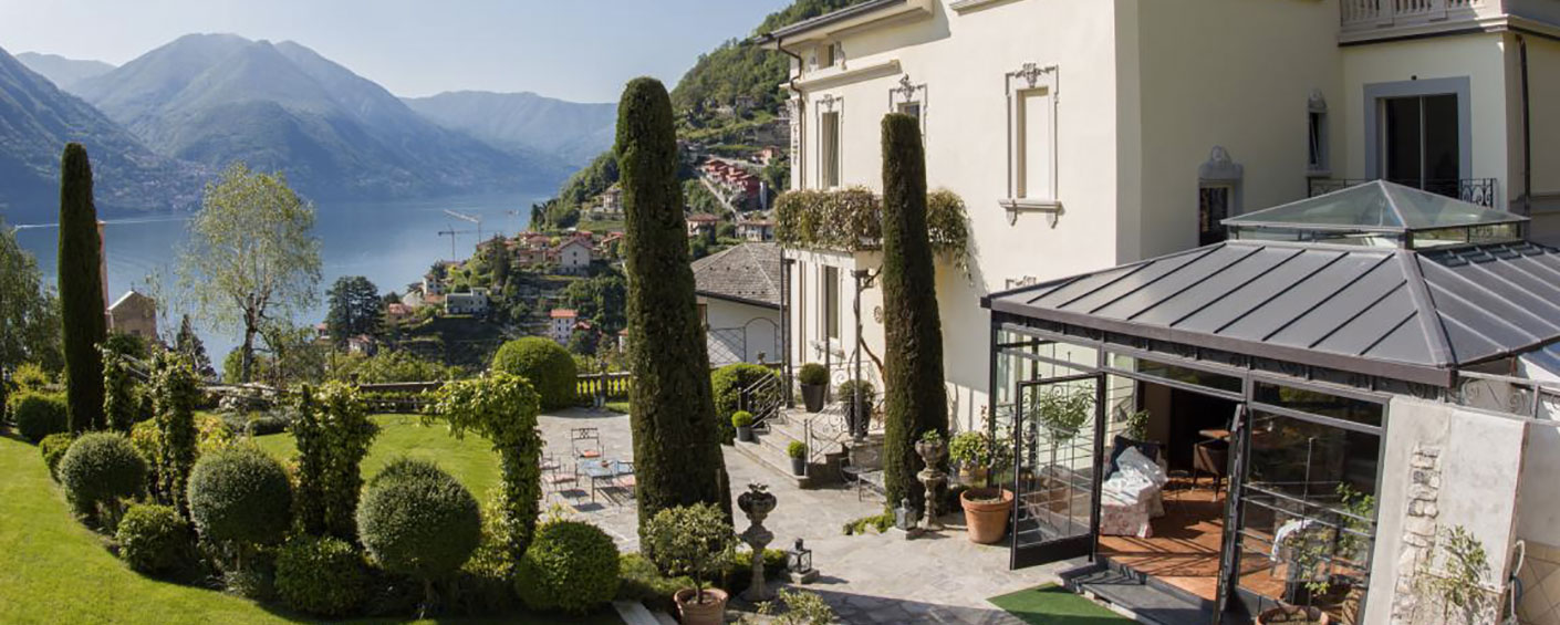 Luxury villa with stunning lake views
