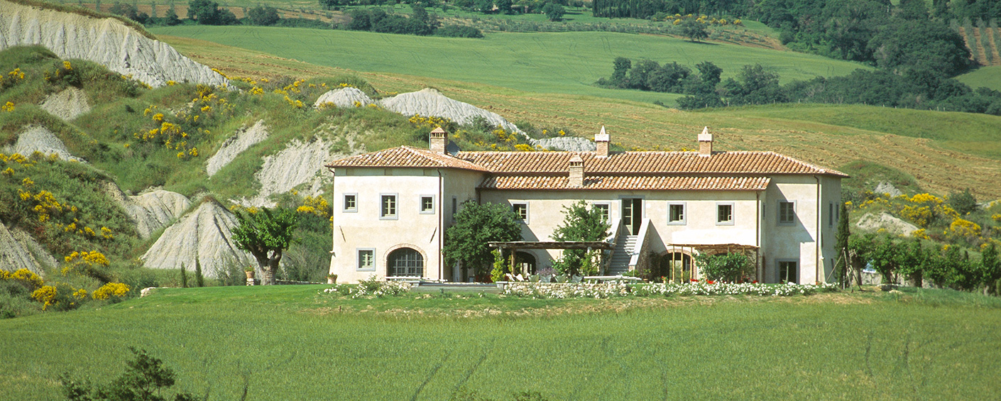 Stunning designer villa in dramatic setting with amazing views