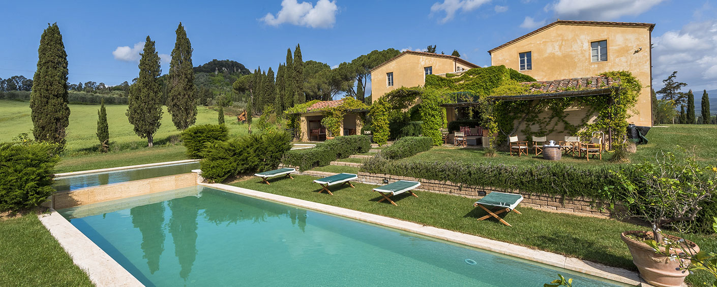 Luxuriosly restored farmhouse set in a privately owned estate close to the Tuscan coast