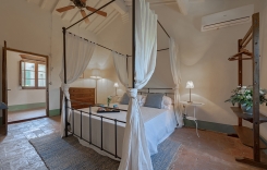 Castelrotto upstairs BR 5.jpg