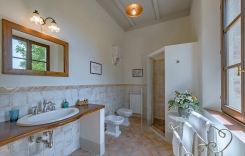 Castelrotto yellow BR bath.jpg