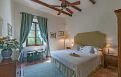 Castelrotto yellow green br.jpg